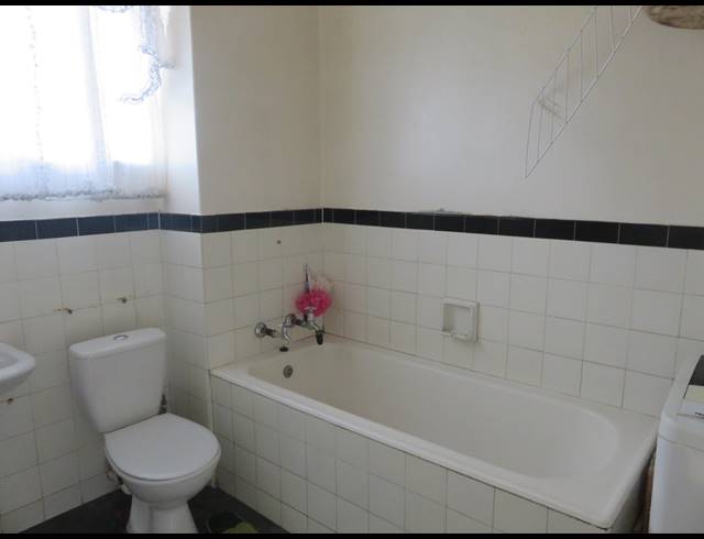 2 BEDROOM FLAT FOR SALE IN MUCKLENEUK